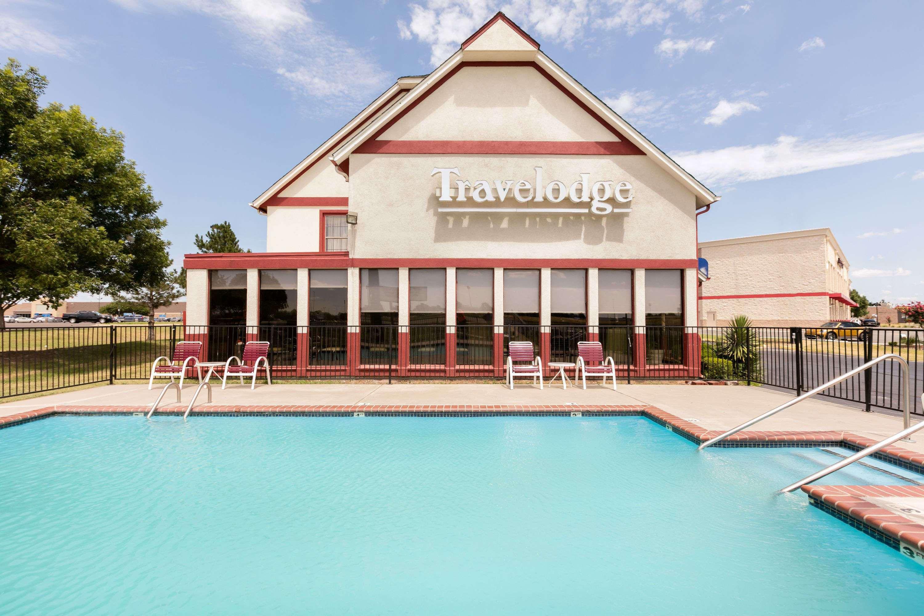 Travelodge Inn & Suites By Wyndham Норман Экстерьер фото